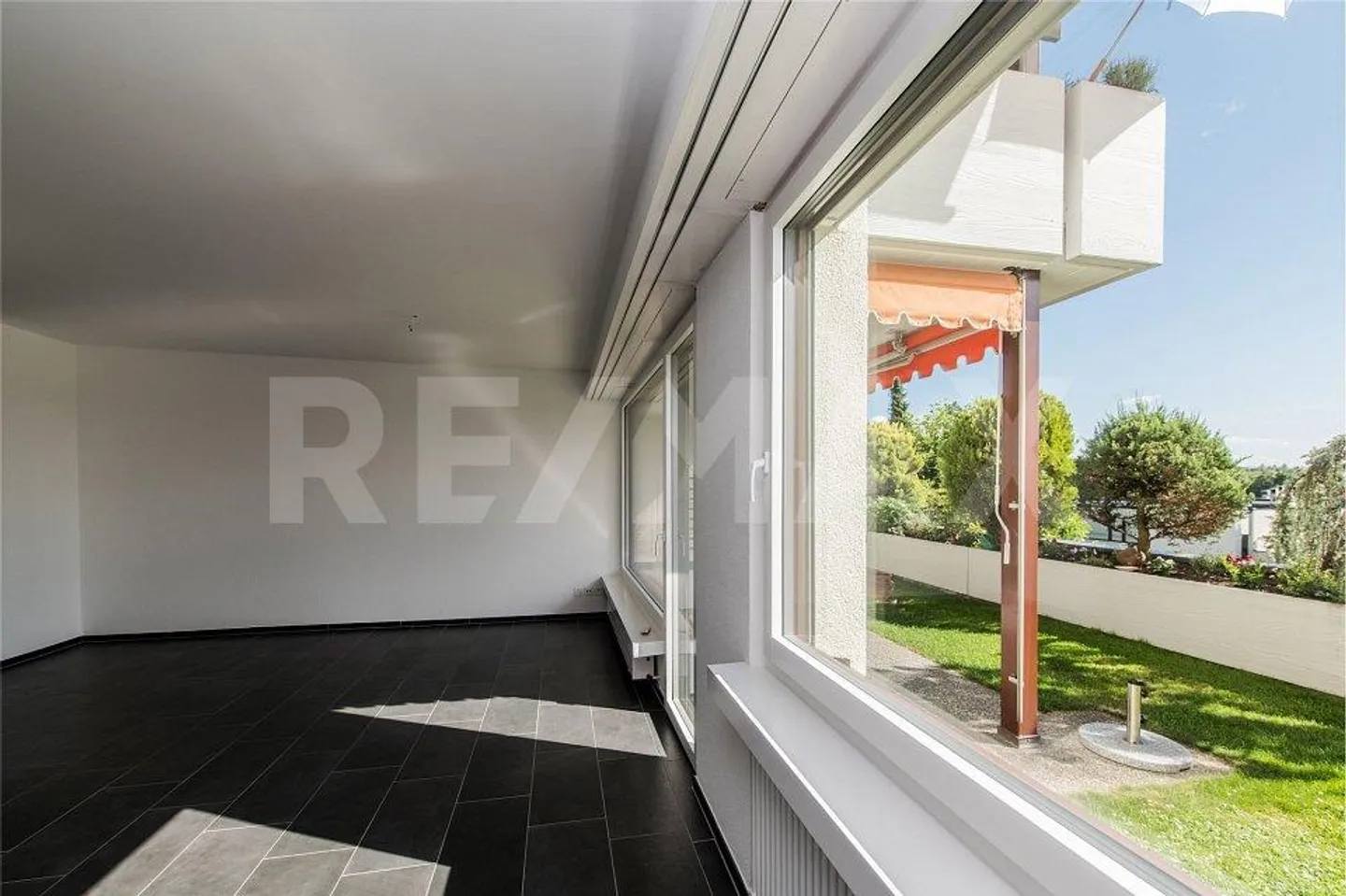 3 ½-ZIMMER-WOHNUNG MIT SONNIGER TERRASSE - Foto 4 von 12