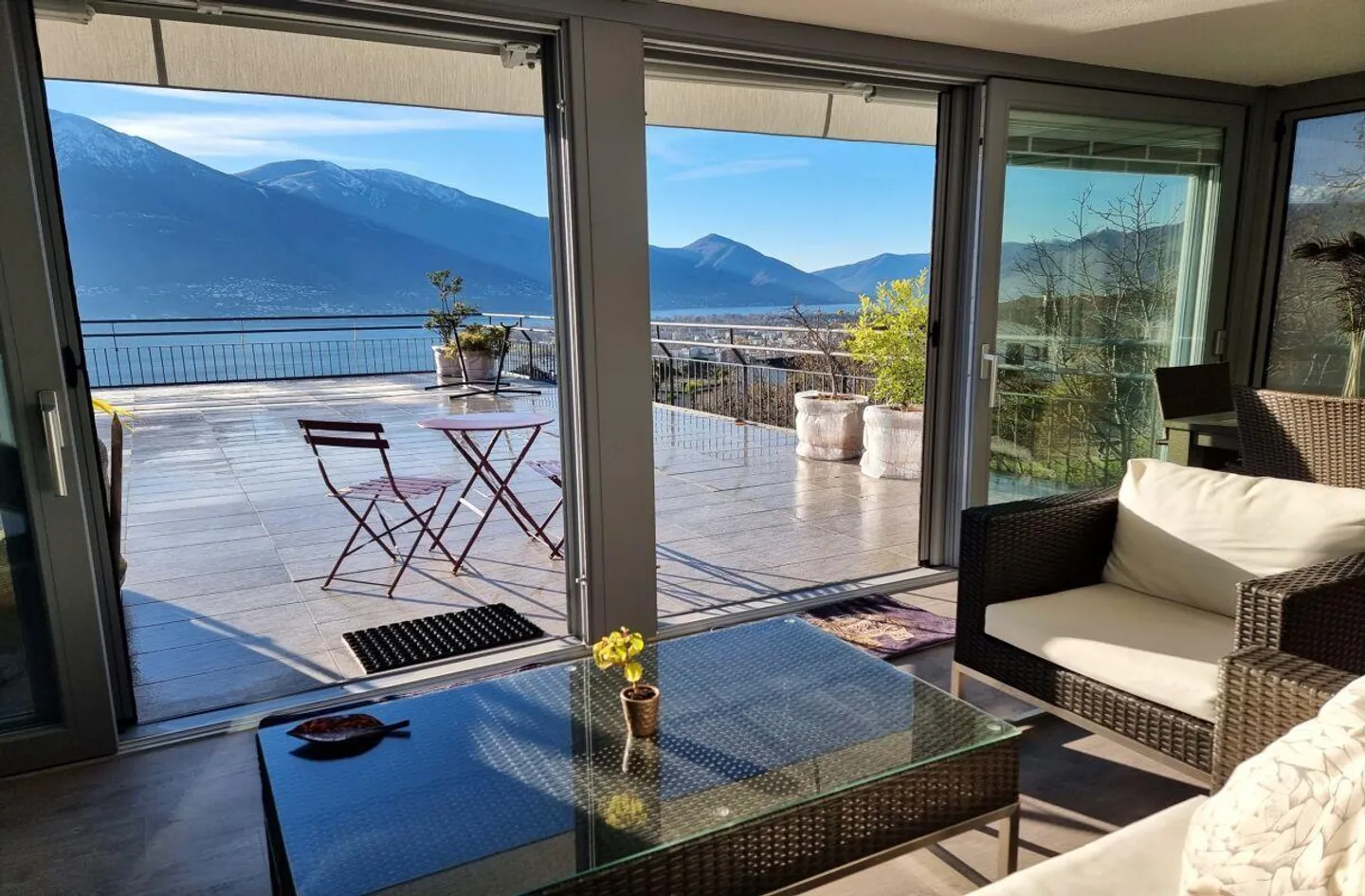 Appartement Charmant avec Véranda Chauffée - Photo 2 sur 9