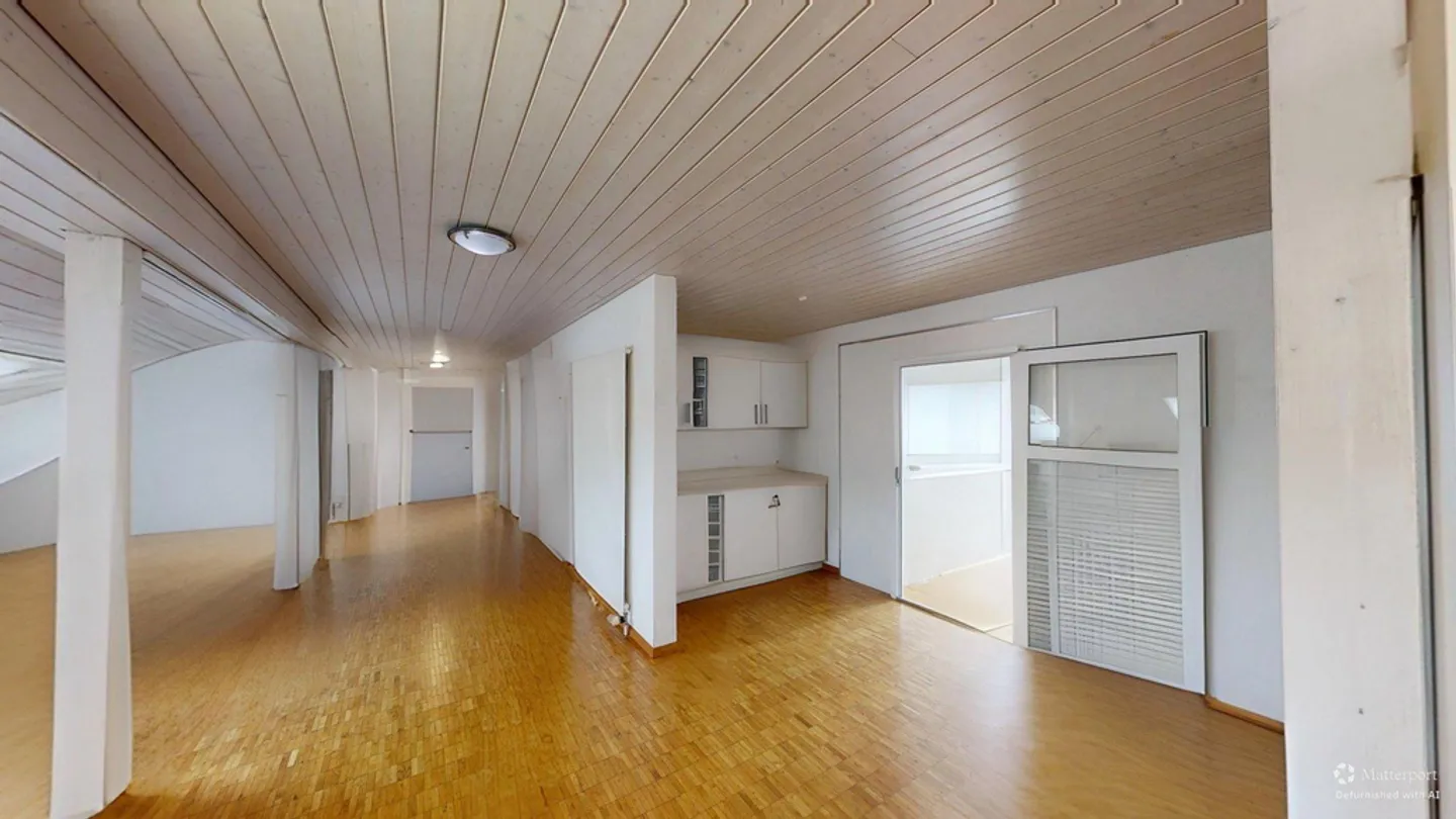 Commerce - Photo 5 of 11