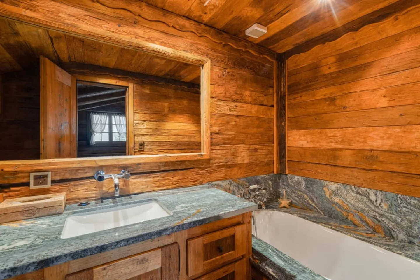 Chalet exceptionnel à quelques pas du parcours de golf de Crans-Montana - Photo 12 sur 13