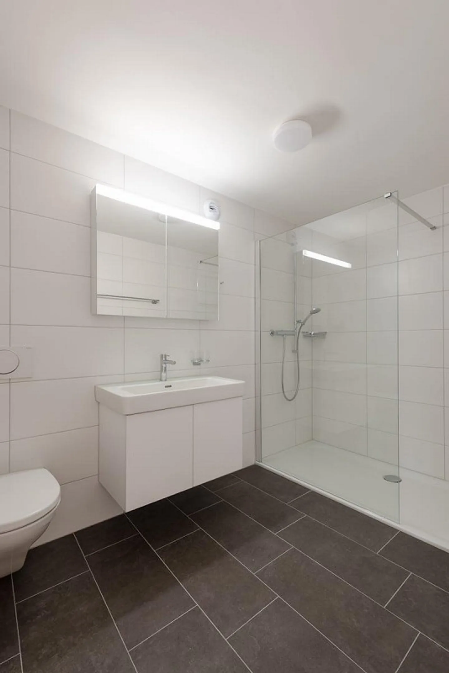 Moderne 3.5-Zimmer-Wohnung mit Balkon und Stadtblick in Zollikofen - Foto 9 von 10