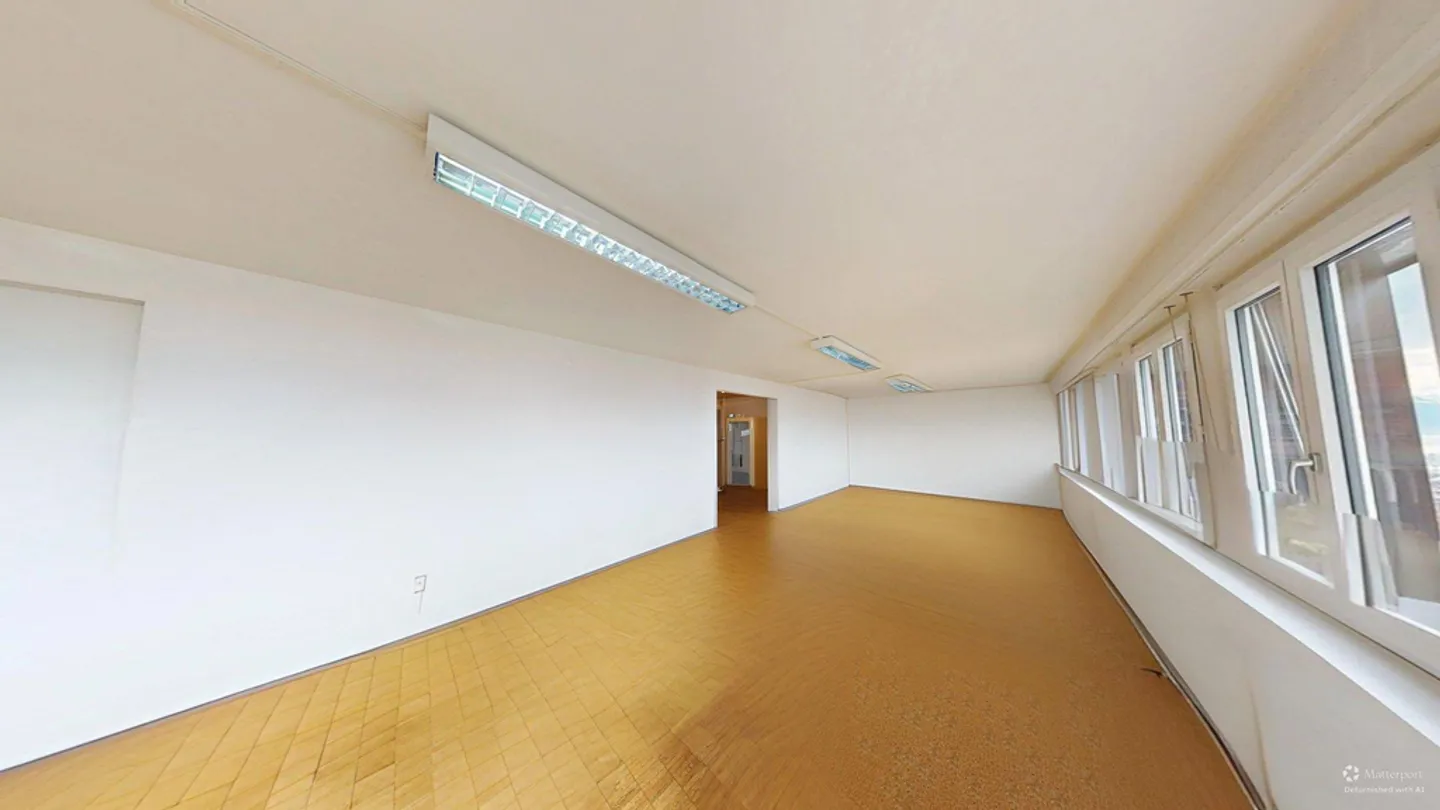 Commerce - Photo 9 of 11