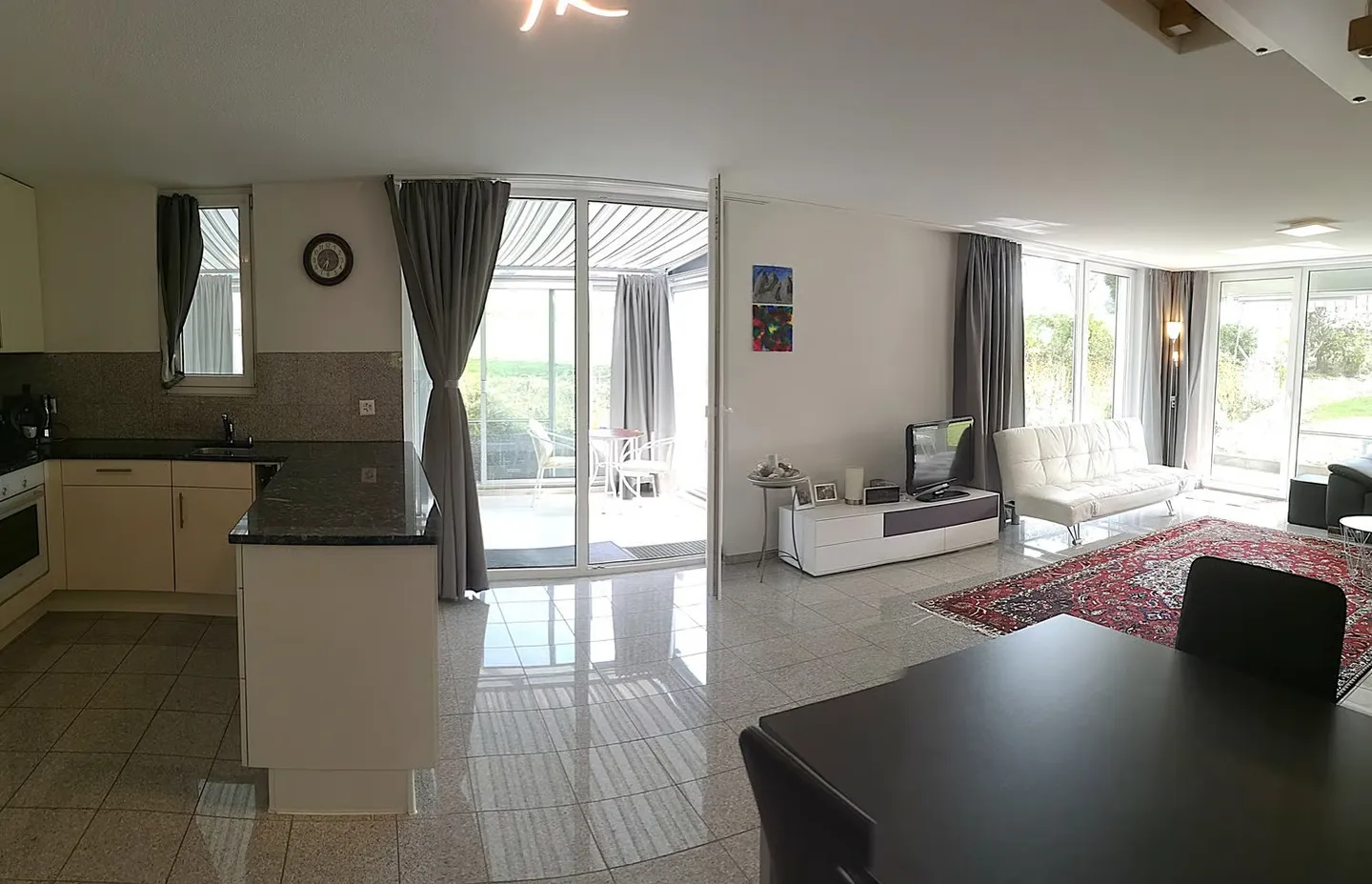 Réduction de prix : Maison avec deux appartements loués et un pour le propriétaire - Photo 9 sur 51