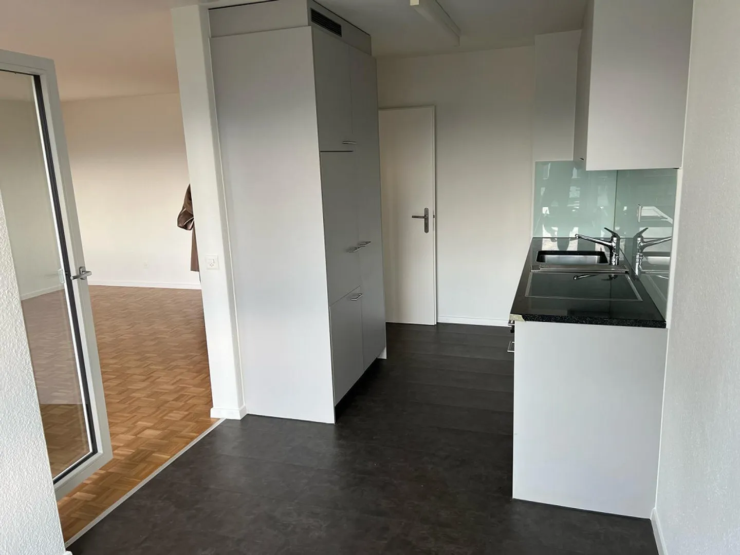 Cozy 1.5-room apartment with balcony - Photo 2 of 7