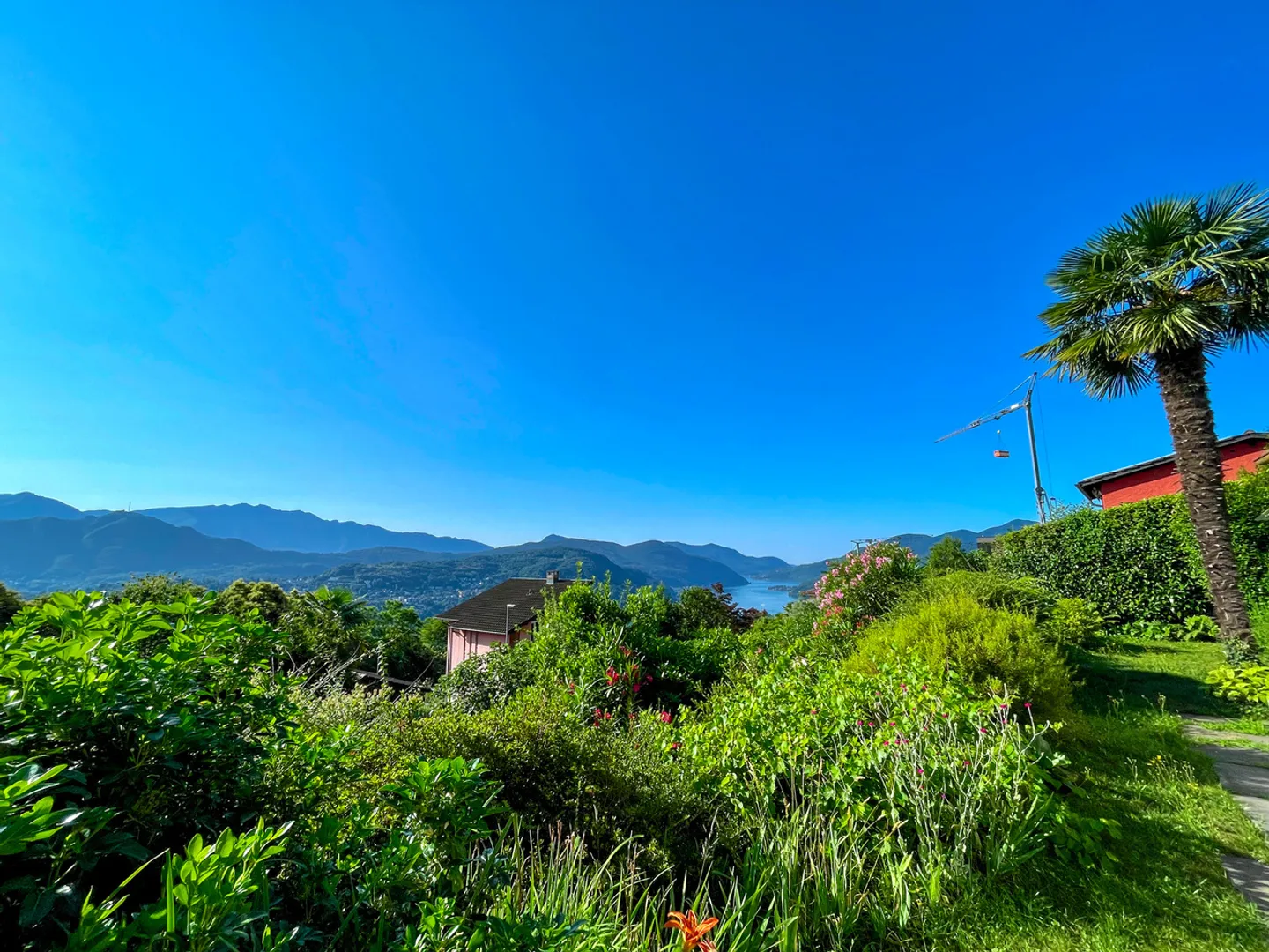 Vernate - Herrliches Baugrundstück mit offener und teilweiser Seesicht - Foto 1 von 12