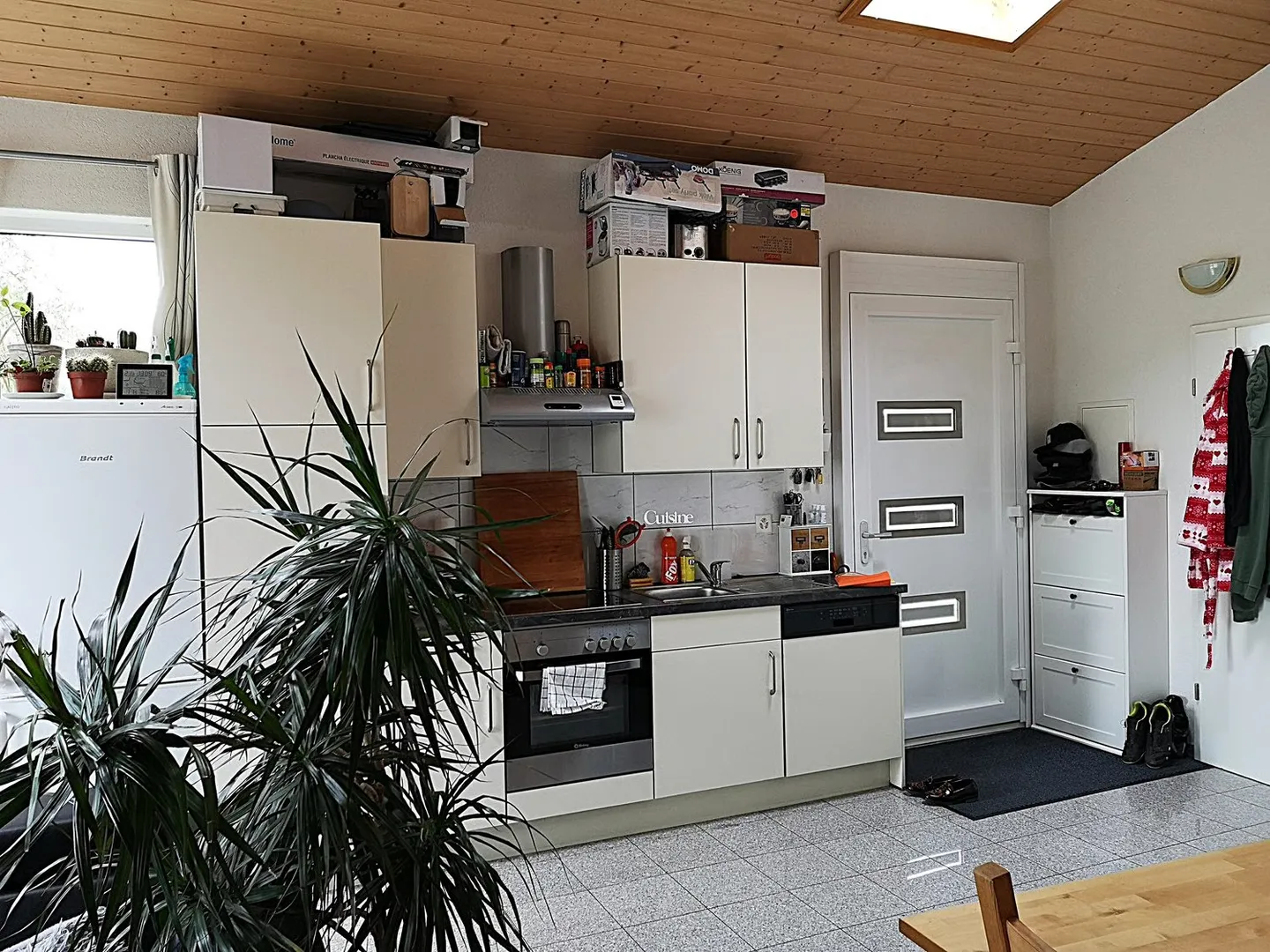 Réduction de prix : Maison avec deux appartements loués et un pour le propriétaire - Photo 32 sur 51