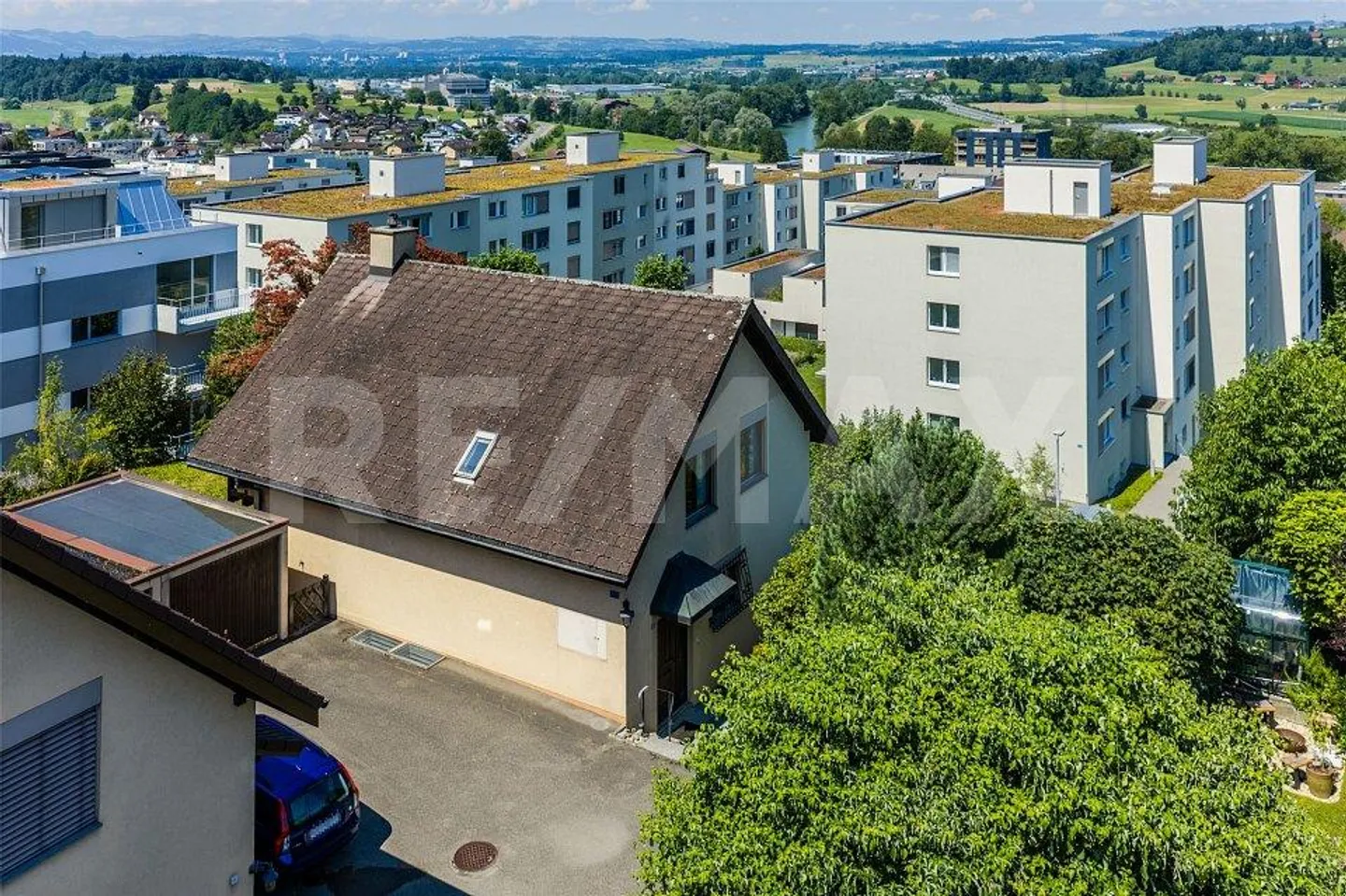 5 ½ ZIMMER HAUS AUF 692 m² SONNIGEM GRUNDSTÜCK - Photo 2 sur 12