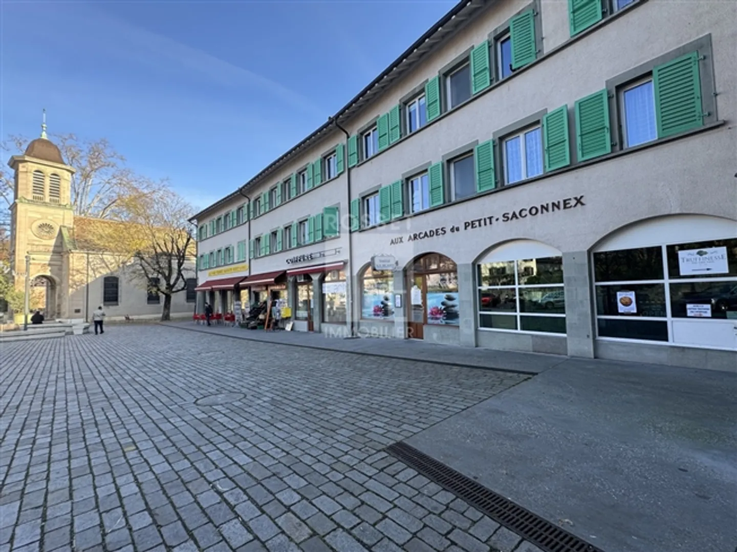 Arcade of approximately 66 m² on the ground floor - Photo 1 of 4