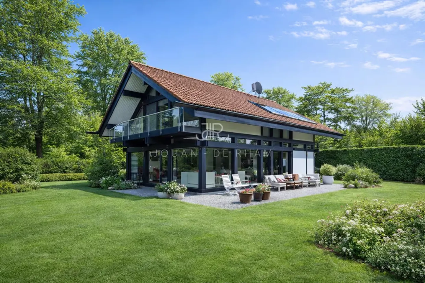 Superb bright house on the edge of the Geneva Golf Club - Photo 1 of 9