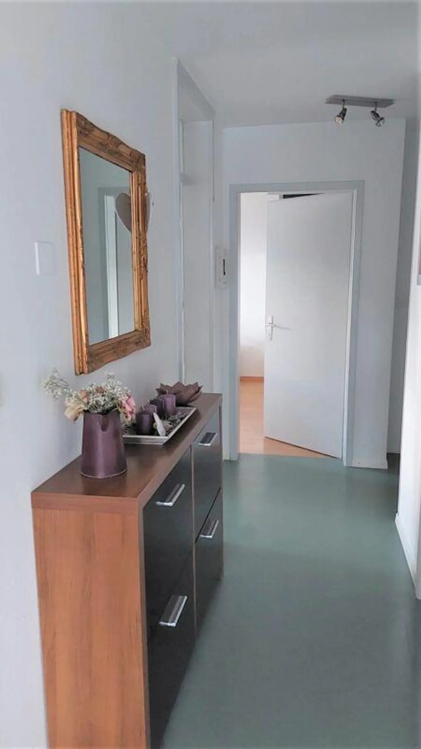 Relaxing by the lake, possible in this apartment! - Photo 2 of 7