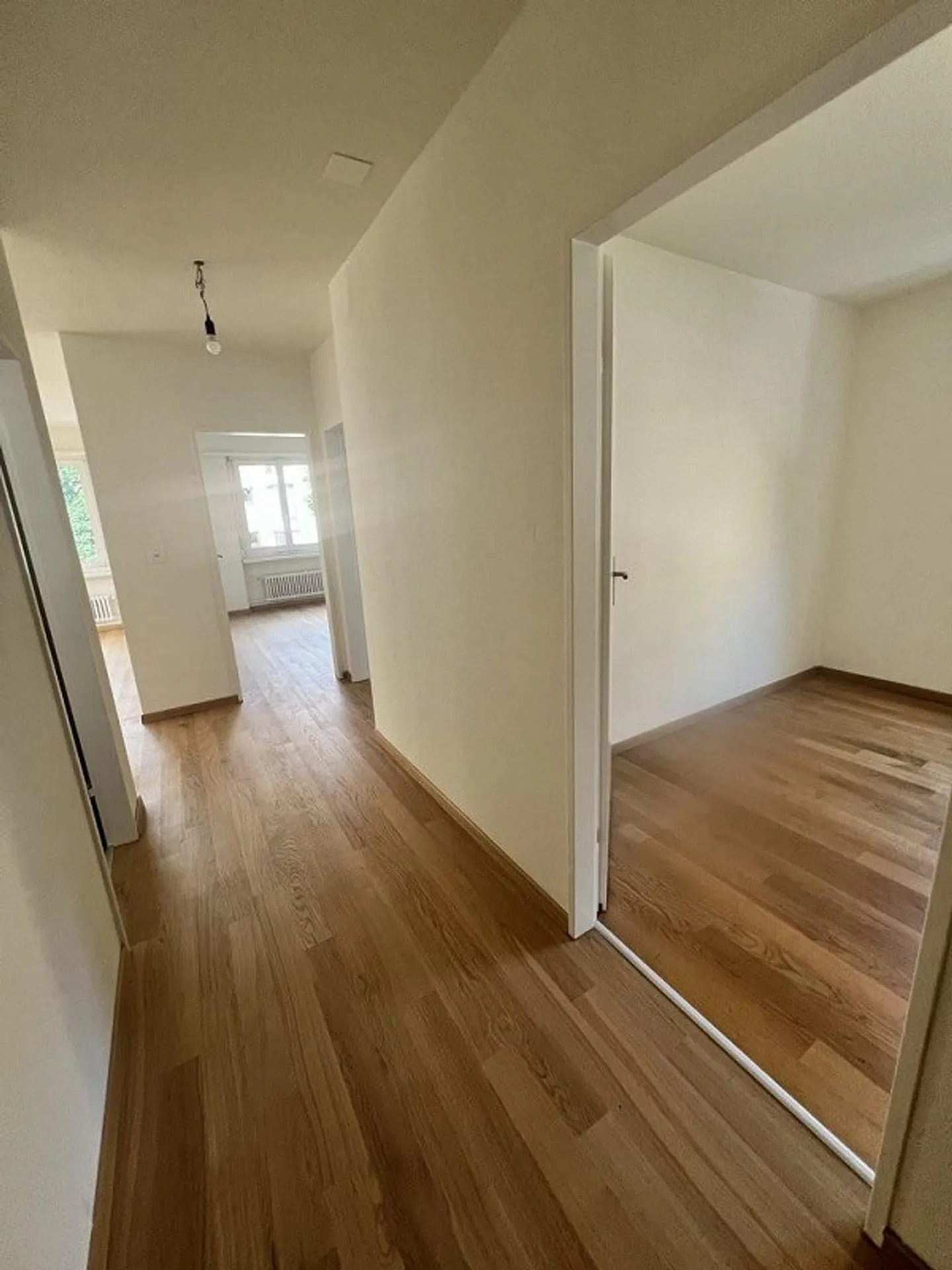 Appartement moderne dans le meilleur emplacement à Wollishofen - Photo 4 sur 8