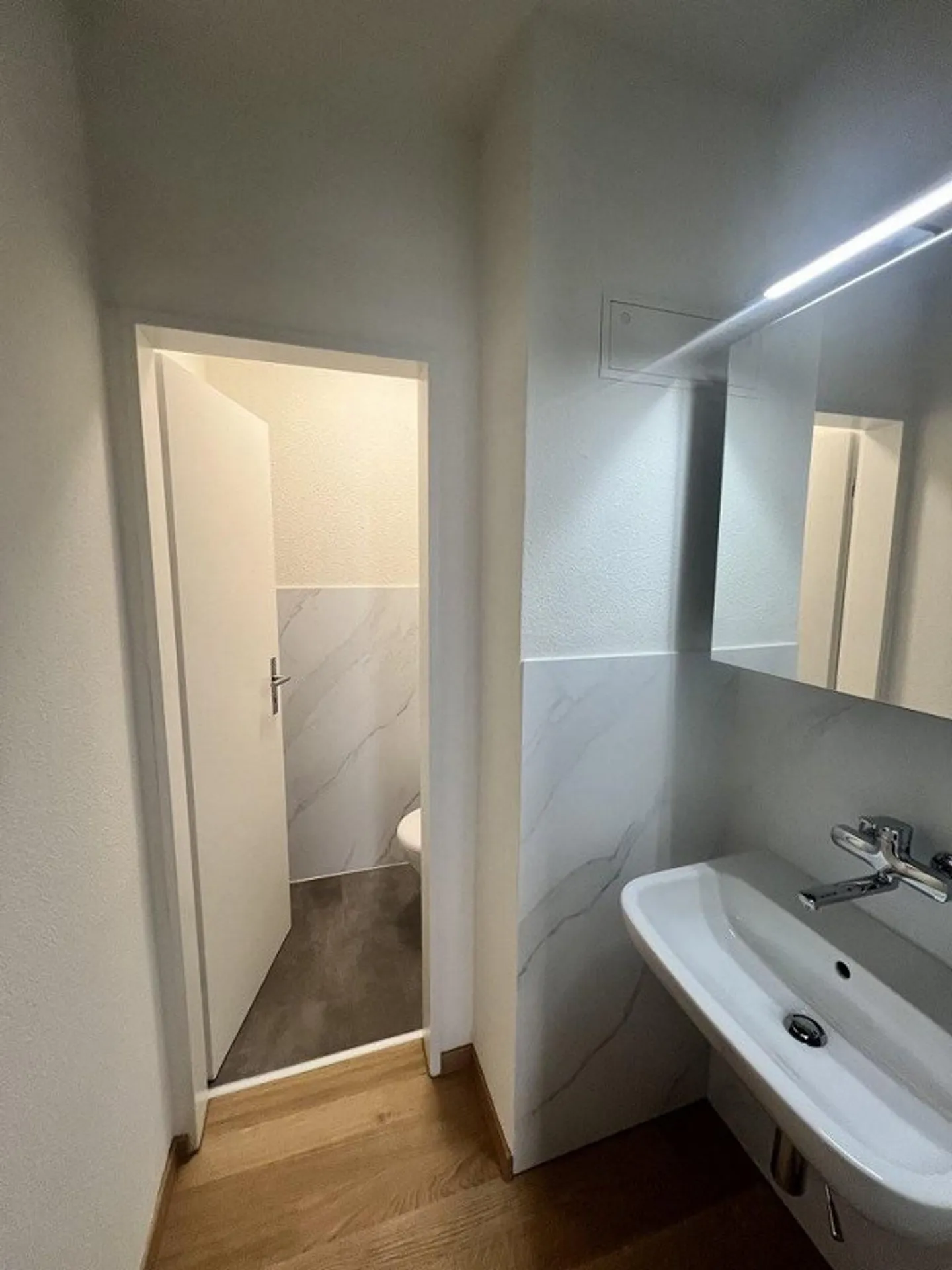 Appartement moderne dans le meilleur emplacement à Wollishofen - Photo 7 sur 8