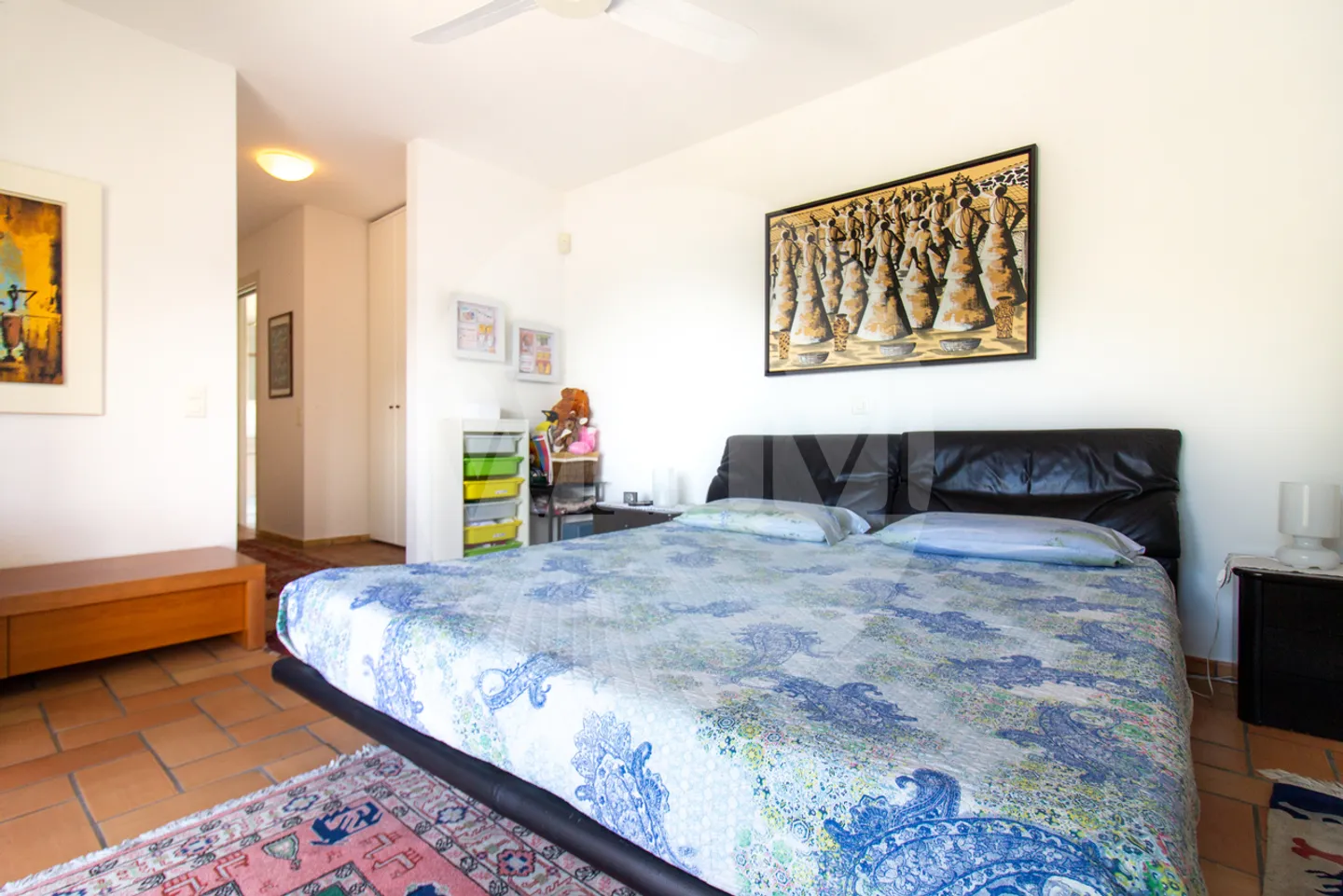 Large and Bright Single-Family House with Lake View - Photo 11 of 22