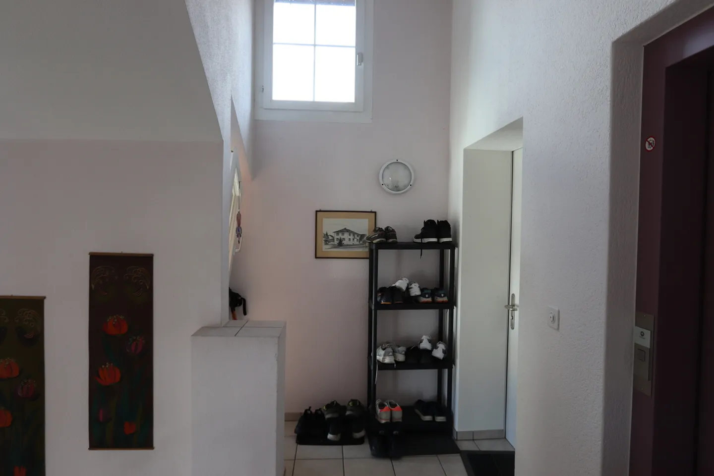 Great 5.5 Room Attic Apartment in Dintikon - Photo 2 of 15