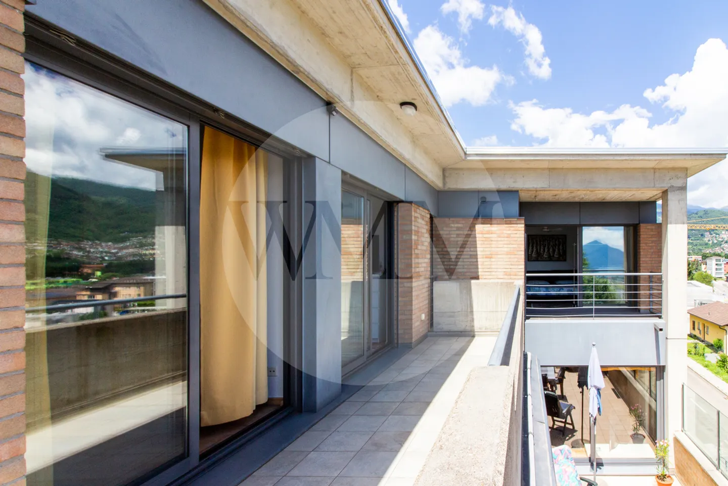 Large and Bright Single-Family House with Lake View - Photo 19 of 22