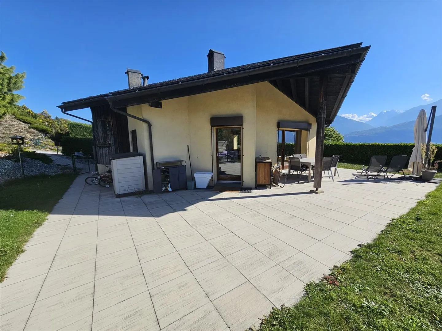 Villa avec 6,5 pièces et un appartement indépendant de 2,5 pièces à Coméraz-Grimisuat - Photo 1 sur 5