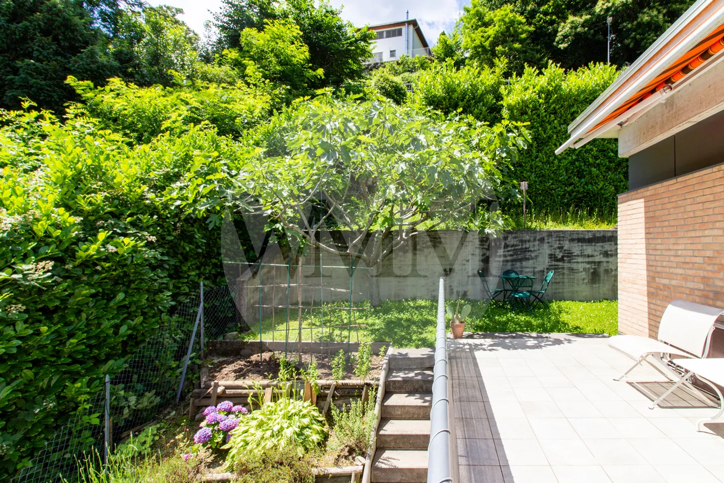 Large and Bright Single-Family House with Lake View - Photo 22 of 22