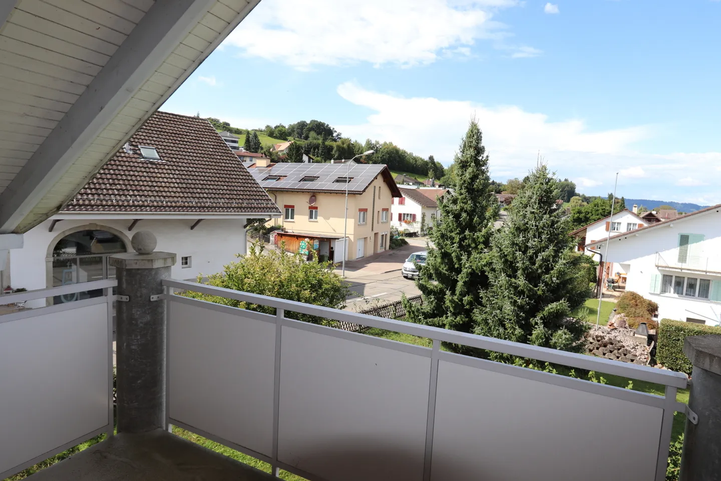Great 5.5 Room Attic Apartment in Dintikon - Photo 15 of 15