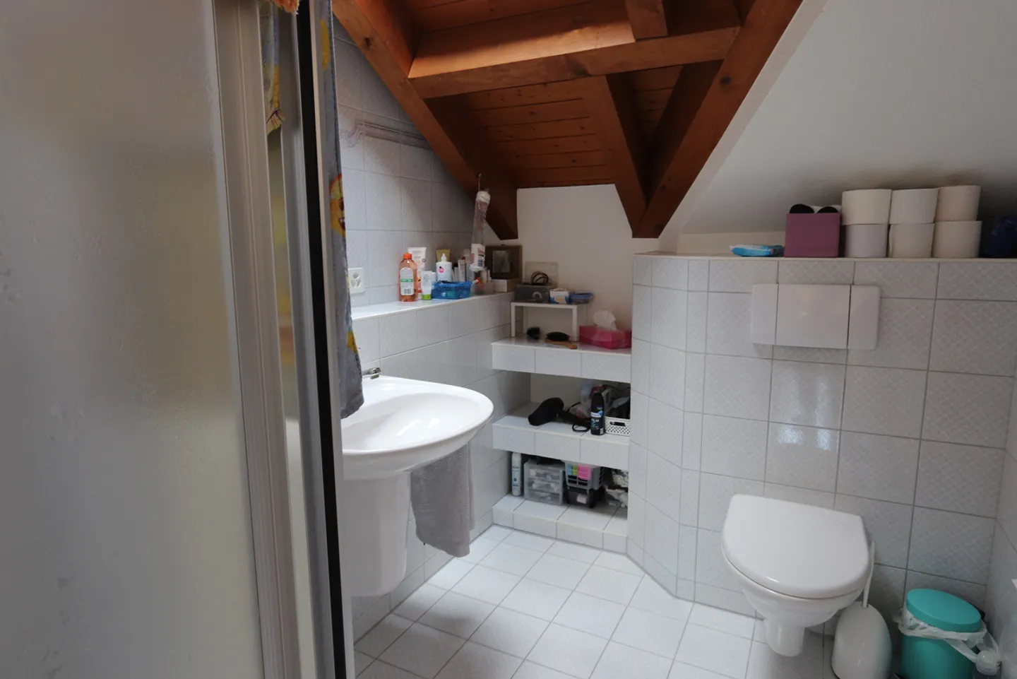 Great 5.5 Room Attic Apartment in Dintikon - Photo 10 of 15