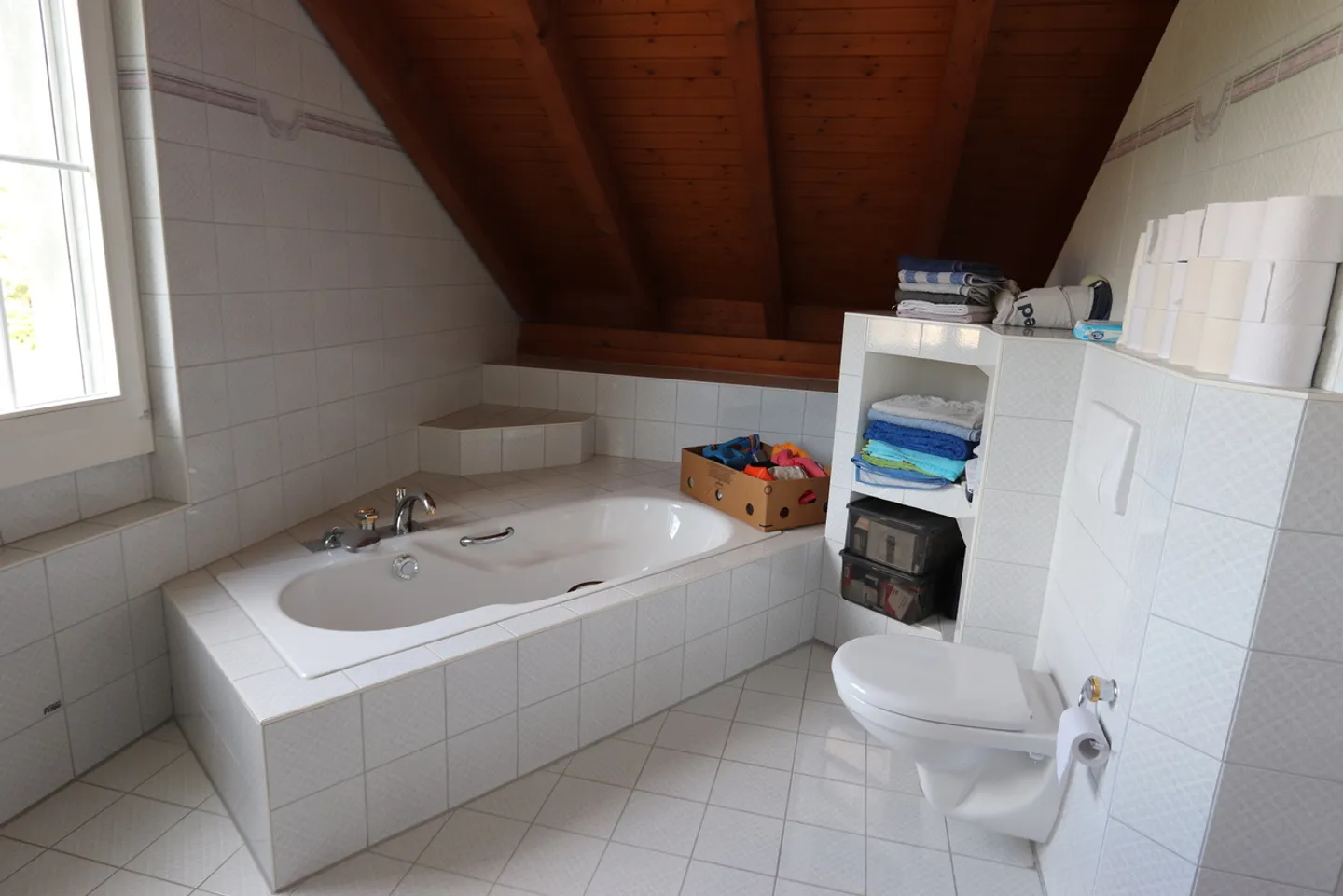 Great 5.5 Room Attic Apartment in Dintikon - Photo 11 of 15