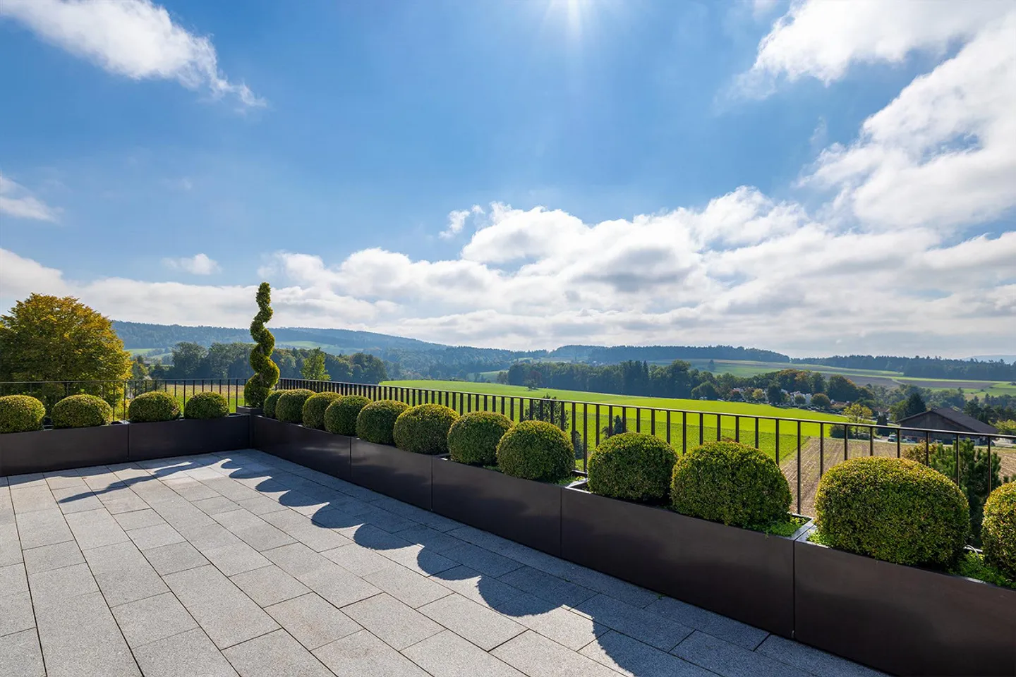 Appartement penthouse exclusif de 5½ pièces avec beaucoup de confidentialité - Photo 4 sur 4