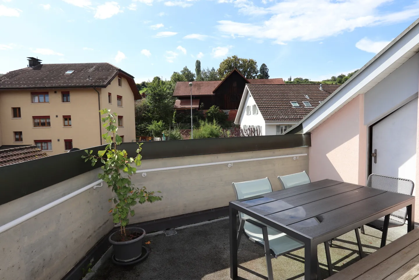 Great 5.5 Room Attic Apartment in Dintikon - Photo 14 of 15