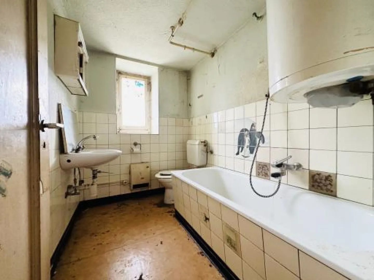 Old Farmhouse with Large Plot - Photo 9 of 12