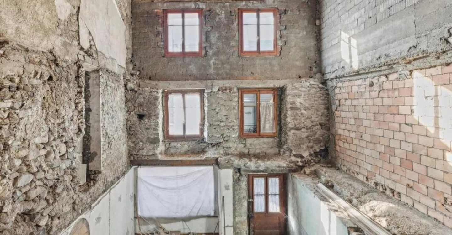 Affascinante casa di villaggio da ristrutturare. Un progetto autentico! - Foto 3 di 7