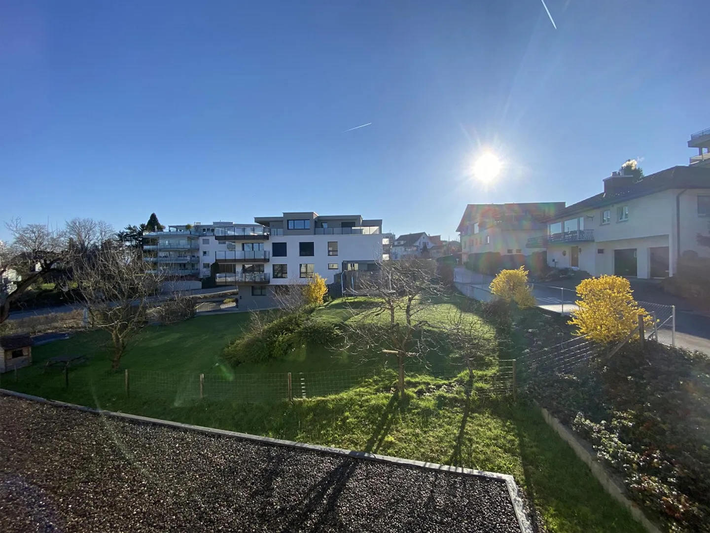 Ensoleillé, calme, fiscalement avantageux – Votre nouvel appartement à Wilen b. Wollerau - Photo 3 sur 11