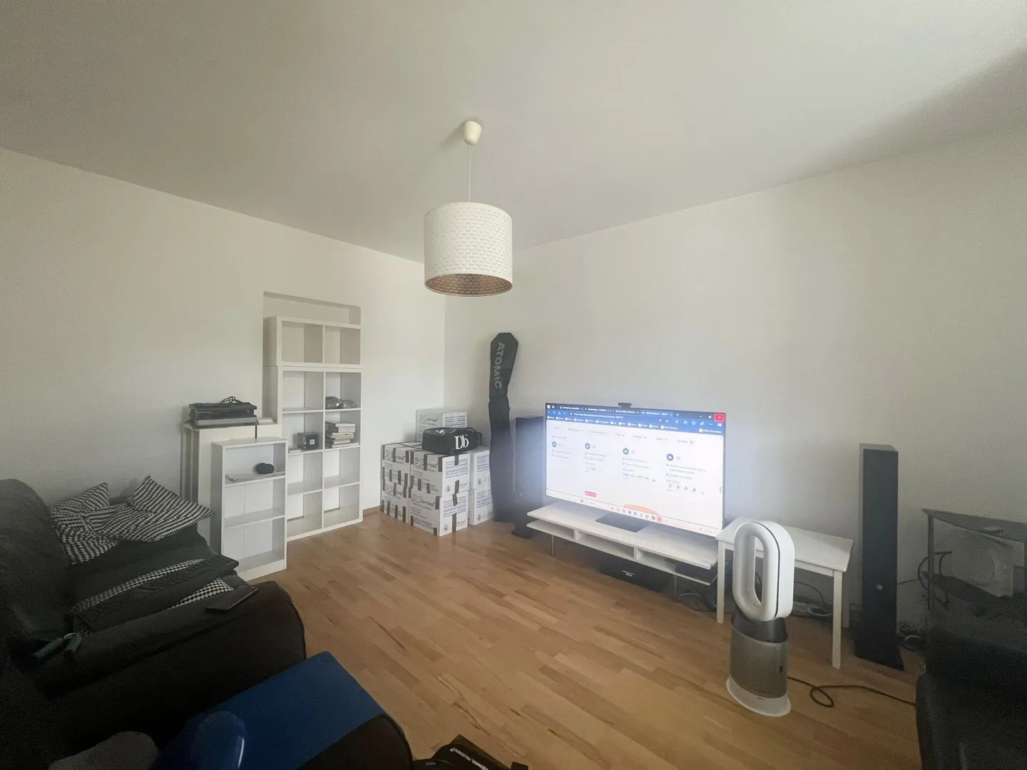 Bright attractive apartment with balcony! - Photo 2 of 6