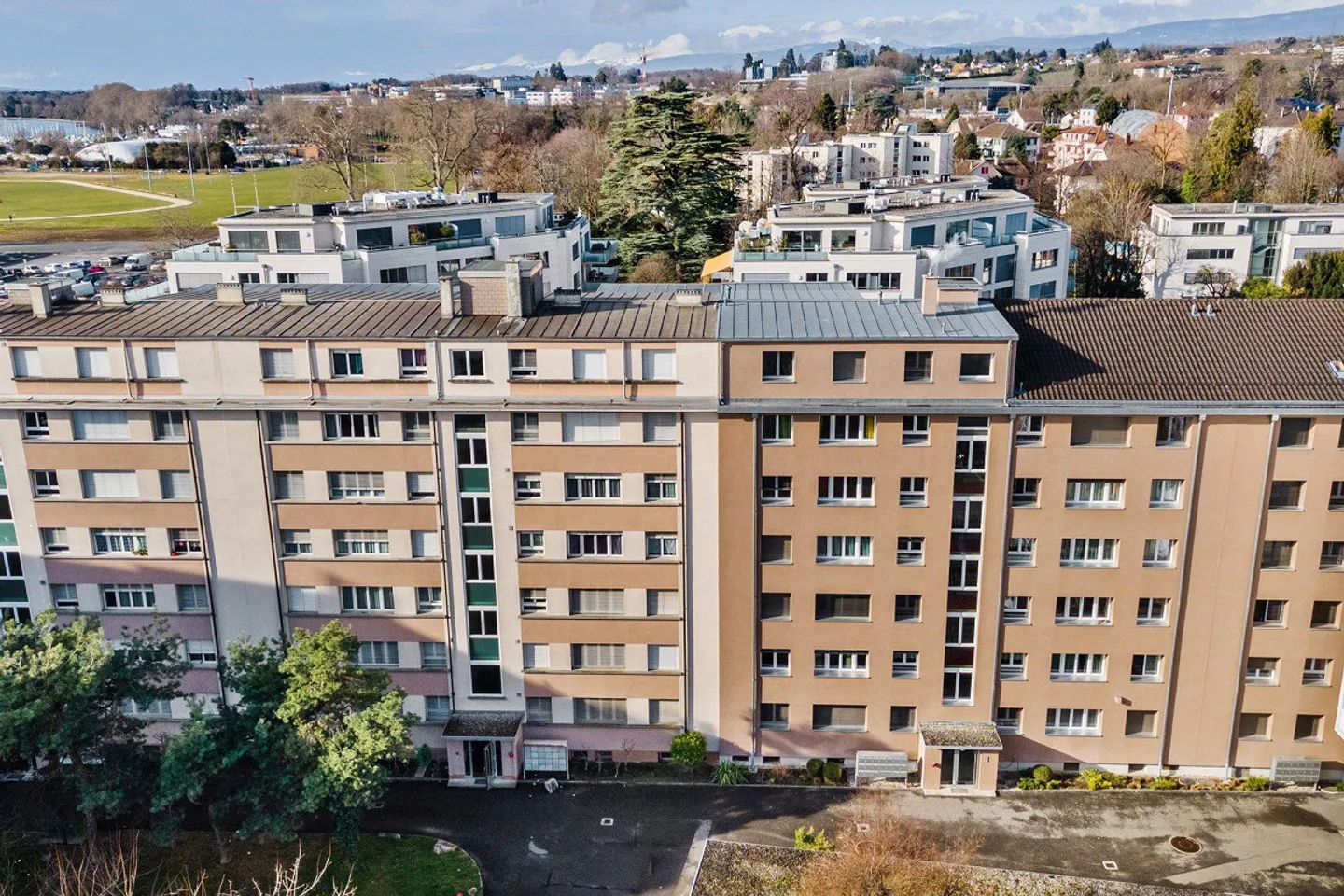 Immeuble proche du centre-ville - Foto 1 di 2