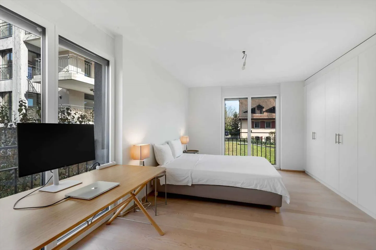 Komfort und Helligkeit für diese 4,5 Zimmer im Herzen des Dorfes - Foto 6 di 7