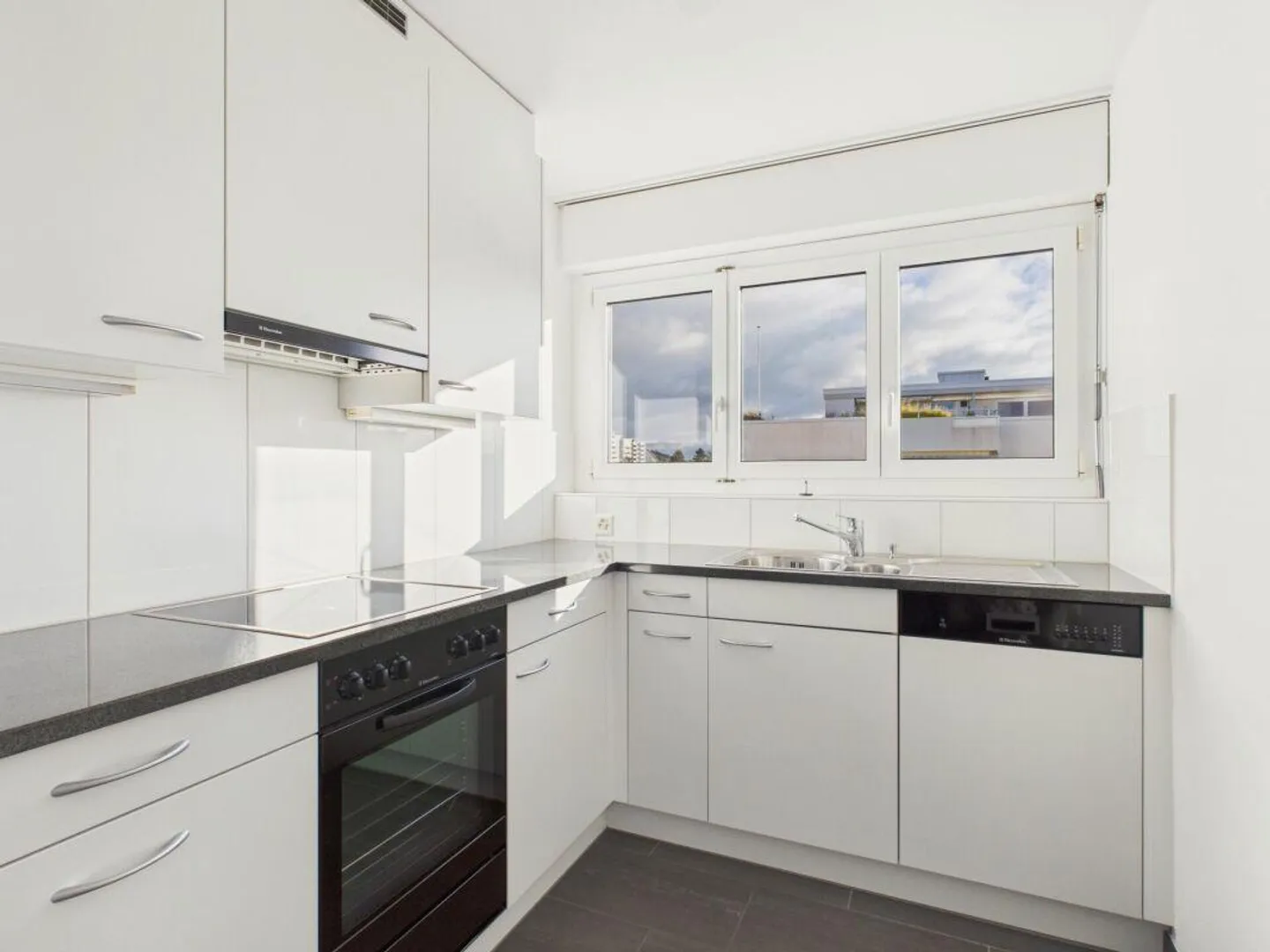 High up in Wil! - Photo 2 of 14