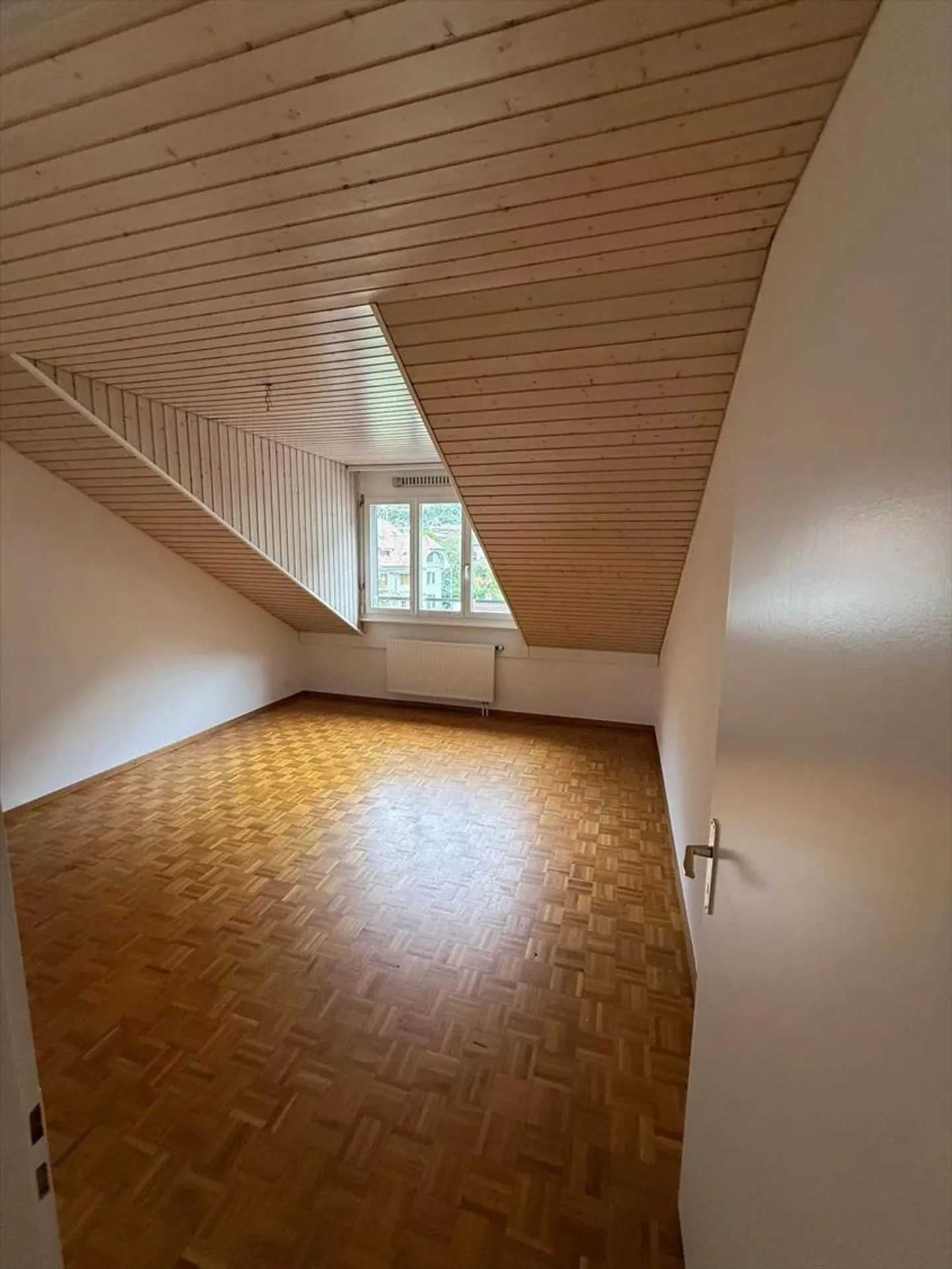 4-room apartment on the 3rd floor / 1ST RENT FREE - Photo 3 of 7