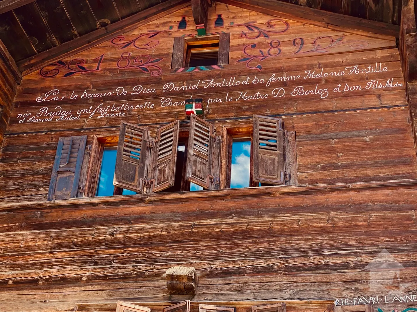 Prächtiges historisches Gebäude mit zwei Wohnungen im Zentrum! - Foto 3 von 13
