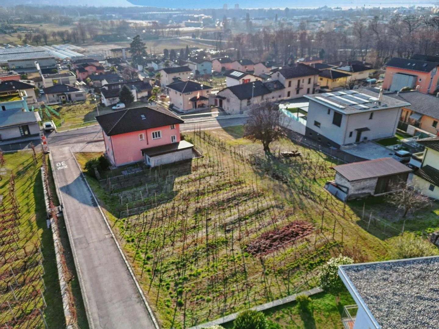 4 Modern Single-Family Homes with Garden and Open View - Photo 2 of 6