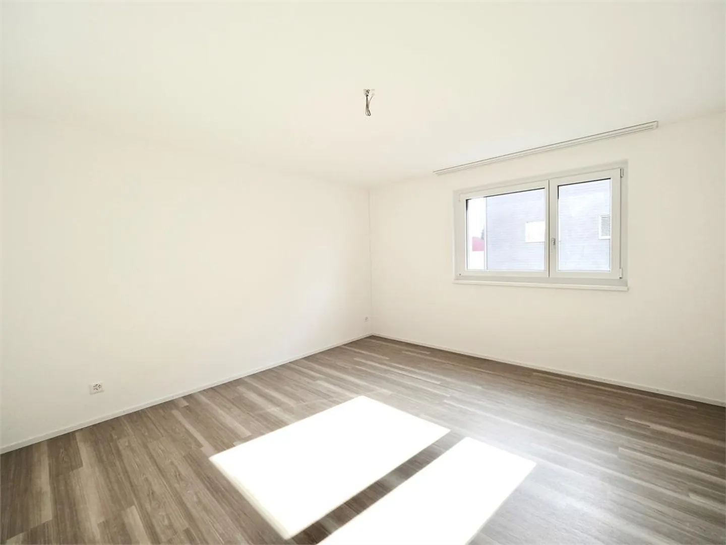 Beautiful modern 2.5-room apartment 1st floor - Photo 7 of 11