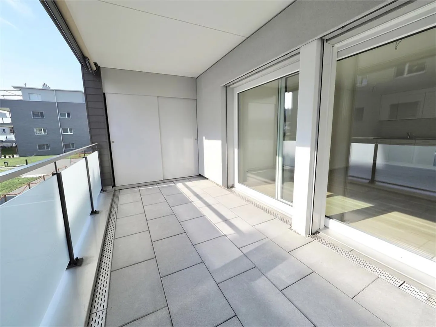 Beautiful modern 2.5-room apartment 1st floor - Photo 8 of 11