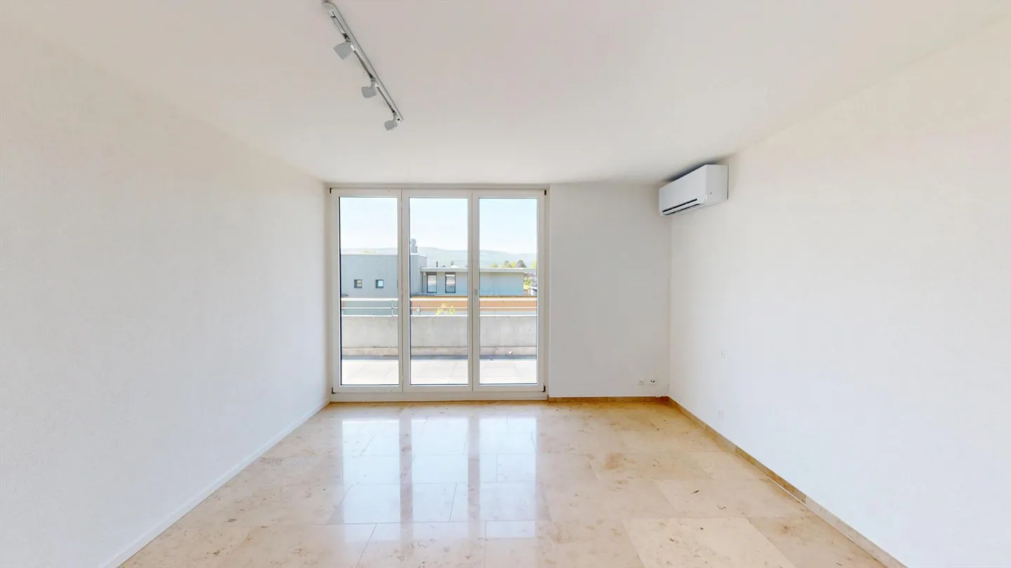 Pano-Vue : Appartement en Attique de 164m² avec chauffage géothermique et système PV - Photo 4 sur 14