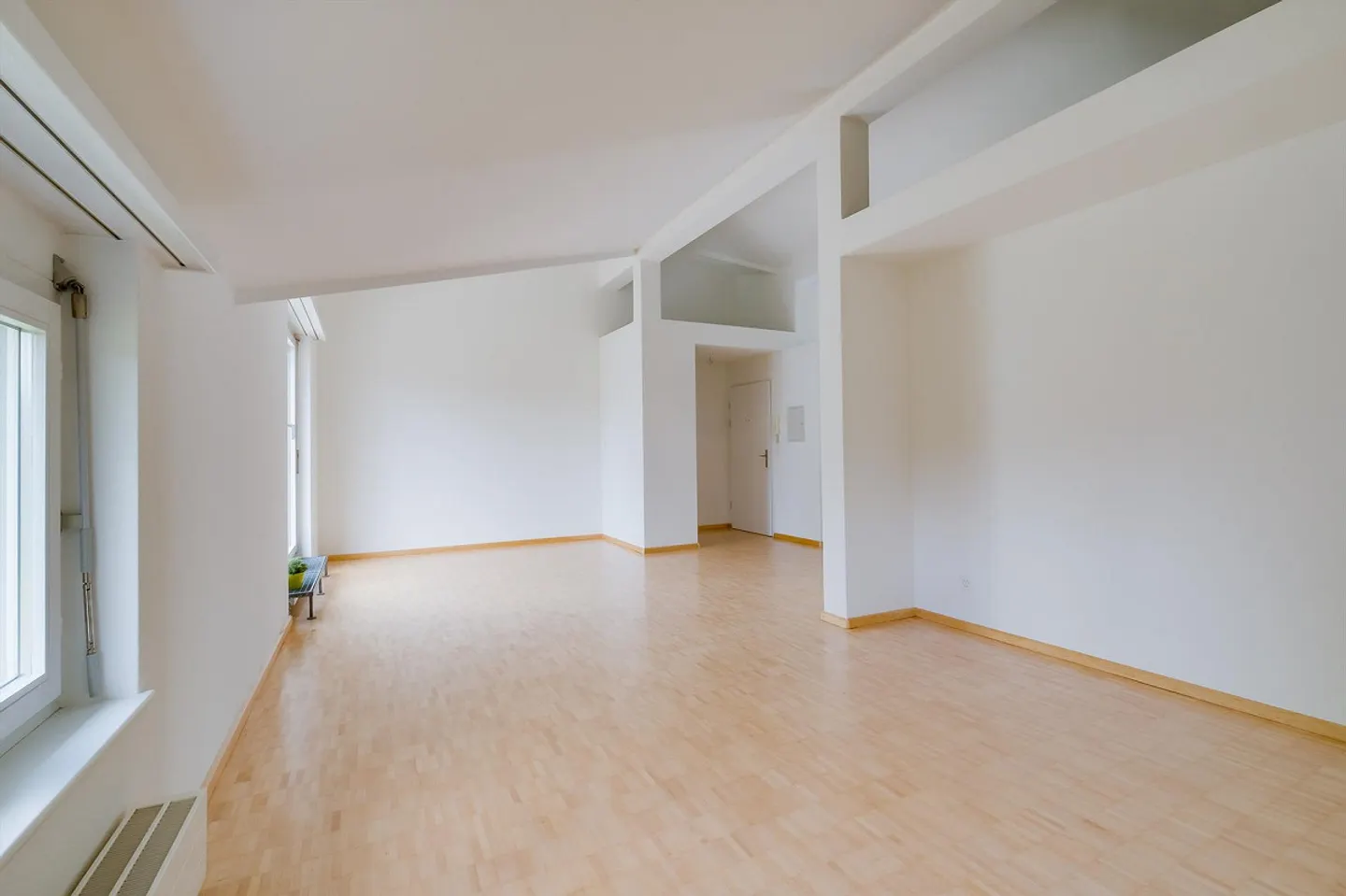 Appartement lumineux avec balcon - Photo 2 sur 7