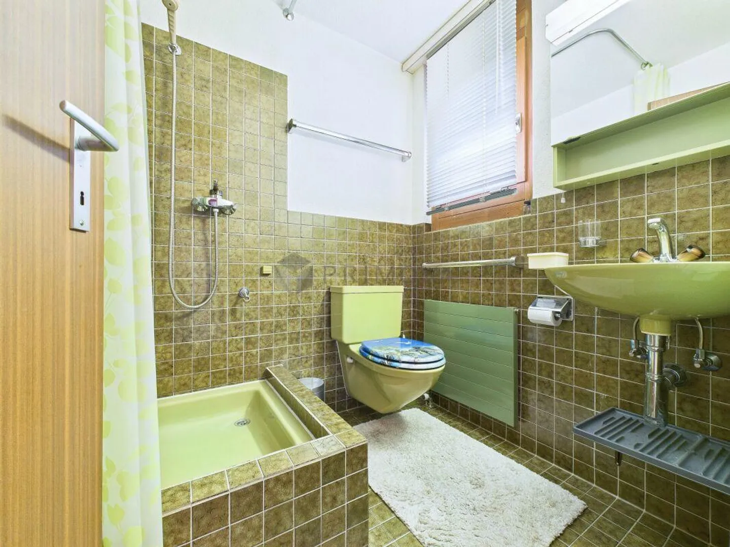 Renovation project with future - in the popular, tax-friendly municipality of Maur. - Photo 9 of 12