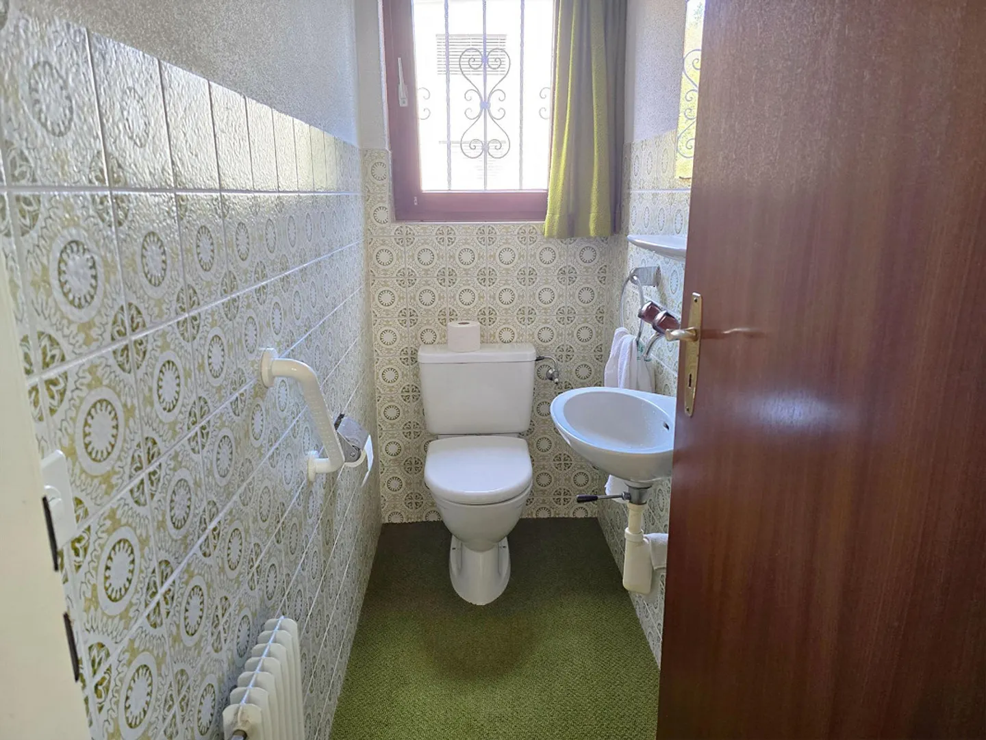 Casa unifamiliare di 4,5 locali con grande giardino e ottimi collegamenti di trasporto - Foto 6 di 9