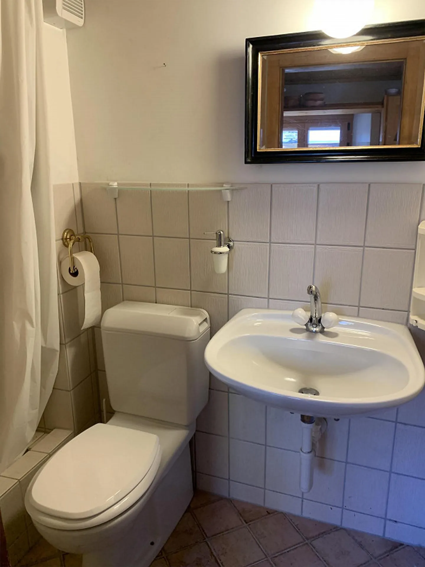 Traditional apartment in the village center of Flond - Photo 8 of 12