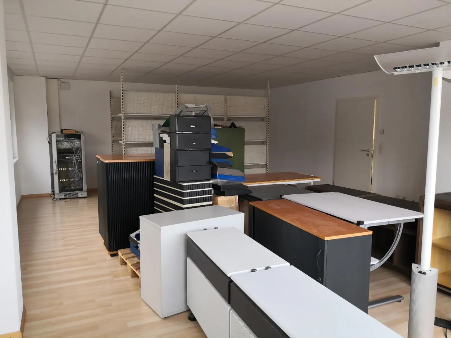 Bureaux divers à louer au 2ème étage - Photo 5 sur 6