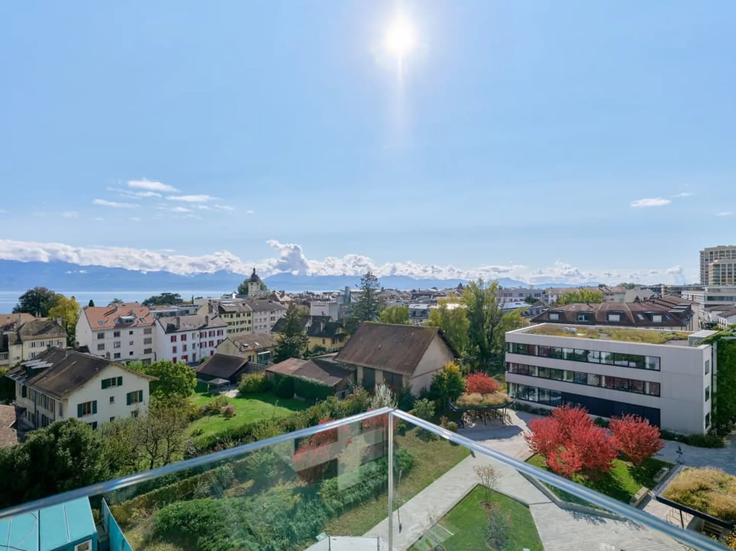 Dachgeschosswohnung mit Terrasse am Bahnhof Morges - Foto 1 von 8