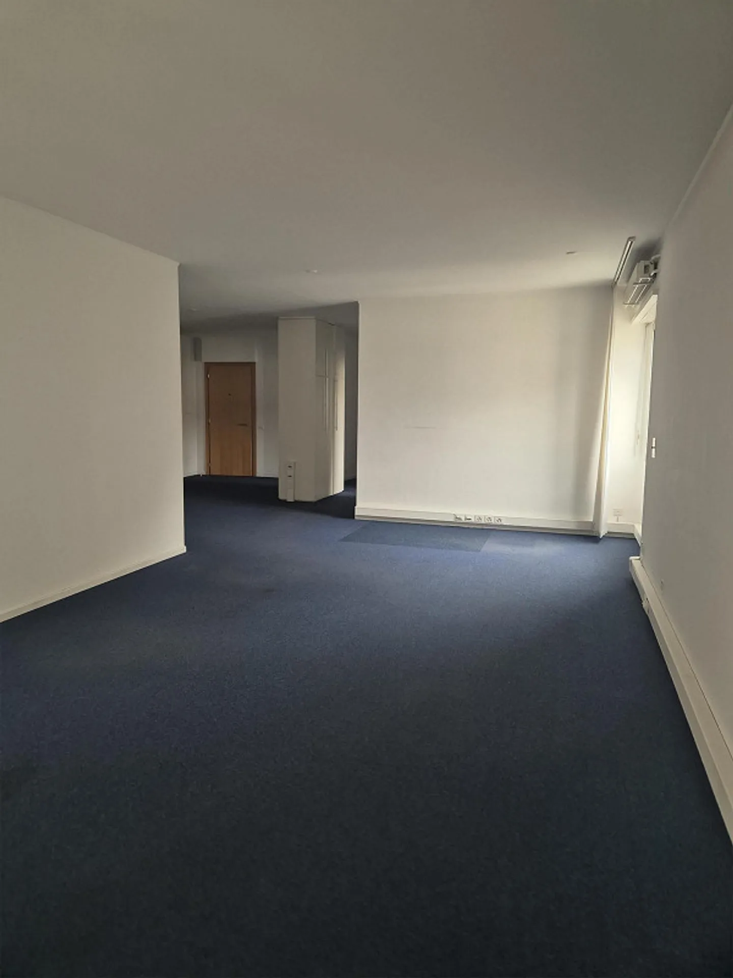 Ampio ufficio nel centro di Chiasso - Foto 3 di 24