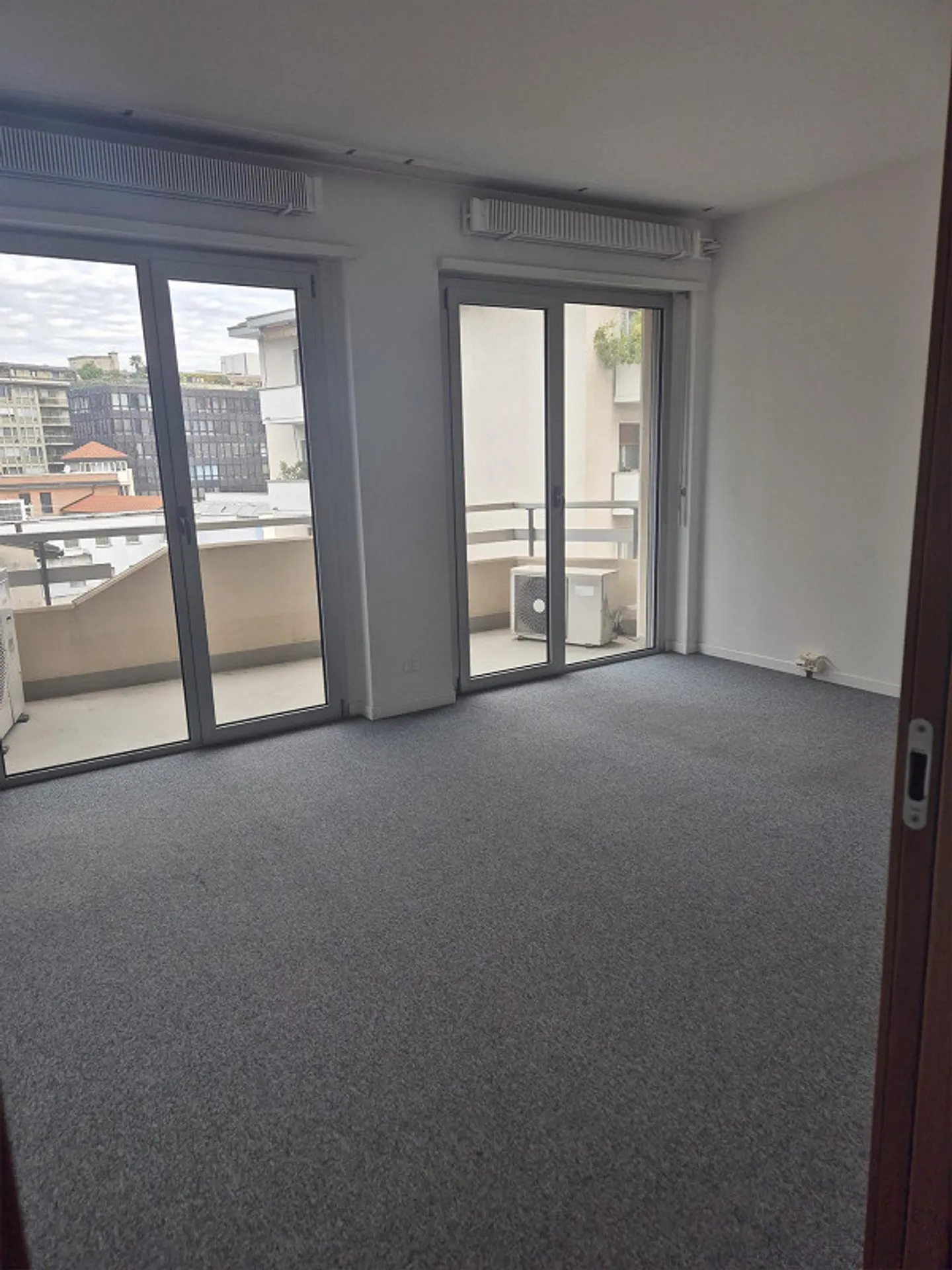 Ampio ufficio nel centro di Chiasso - Foto 15 di 24
