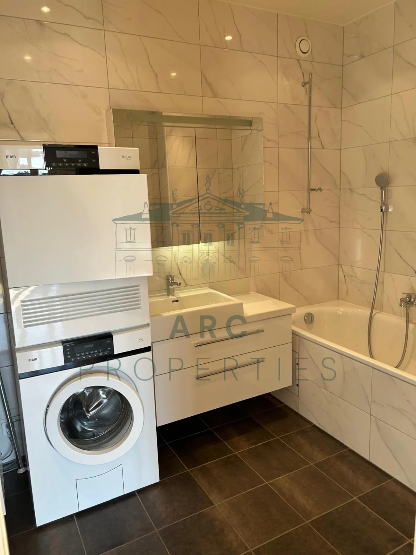 GINEVRA - MAGNIFICO APPARTAMENTO CON BALCONE - Foto 3 di 3