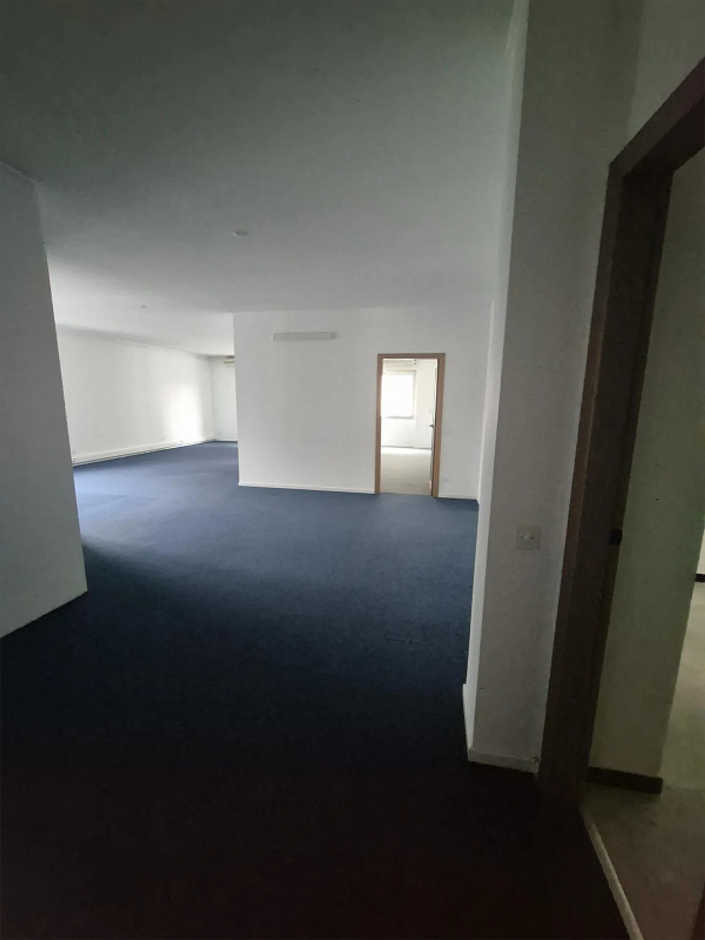 Ampio ufficio nel centro di Chiasso - Foto 6 di 24