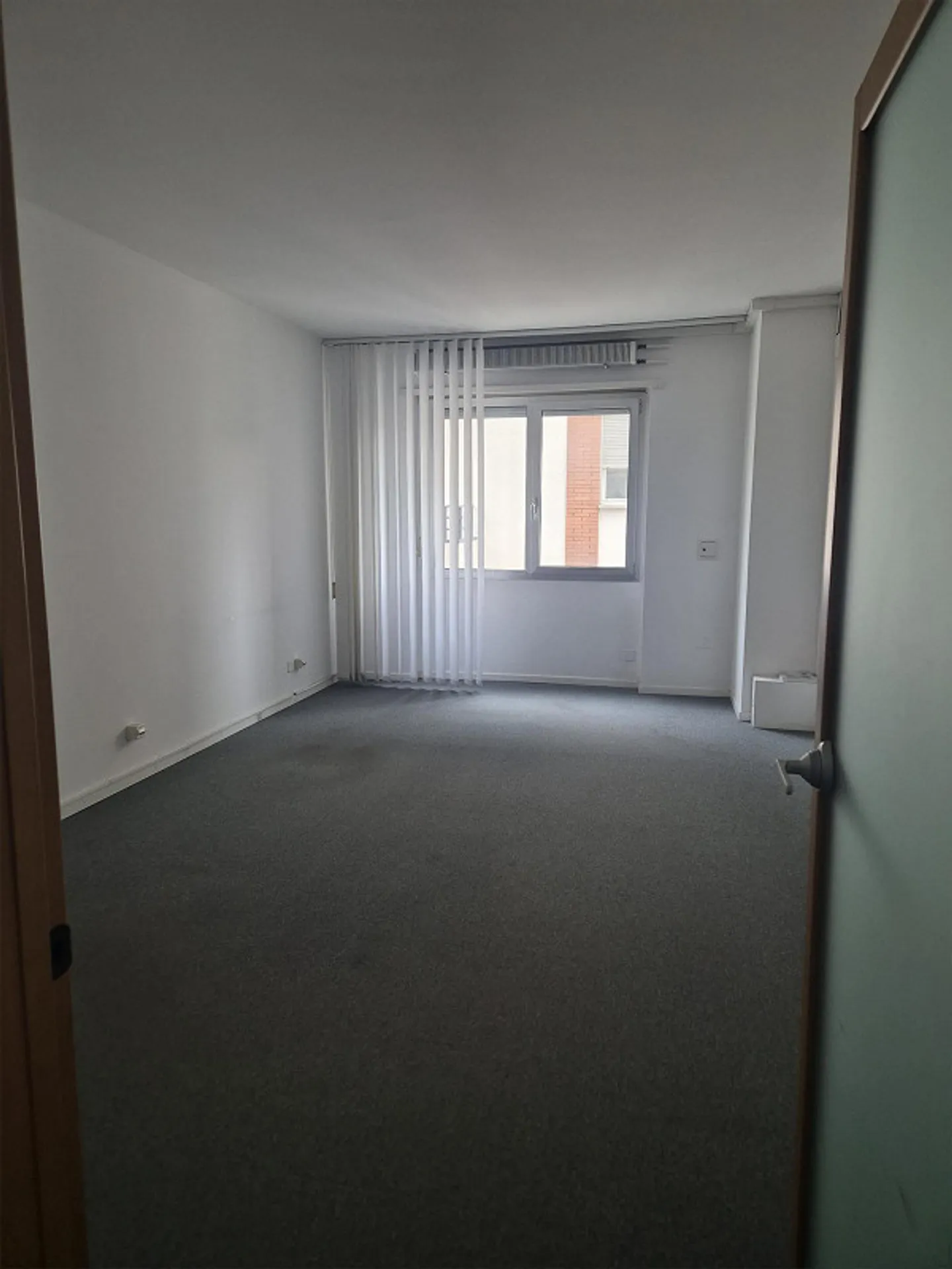 Ampio ufficio nel centro di Chiasso - Foto 7 di 24